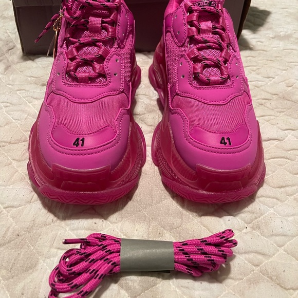 Authentic Balenciaga Triple S Trainers size 41 - Picture 3 of 7